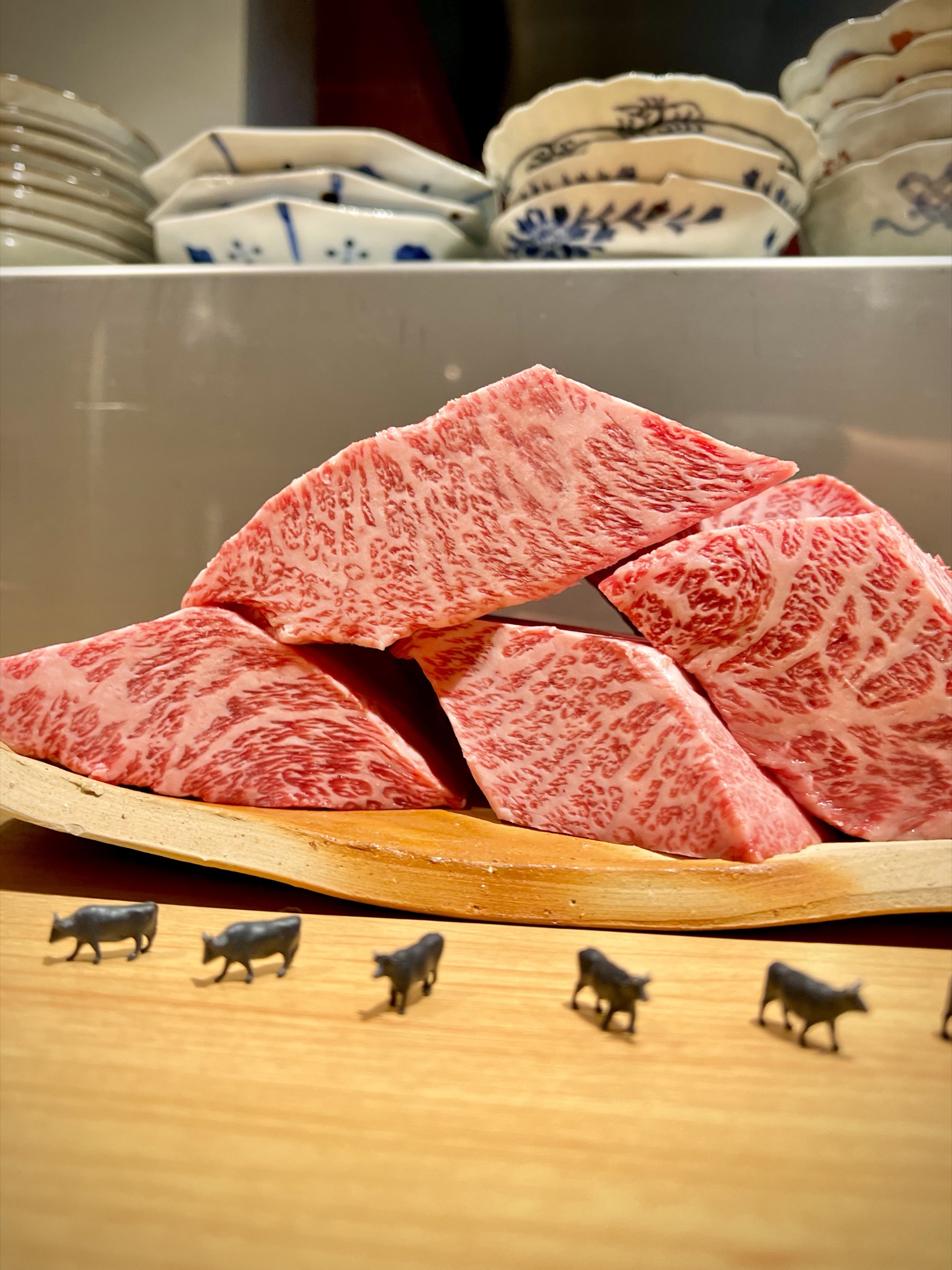 美しい霜降りの和牛盛り合わせ